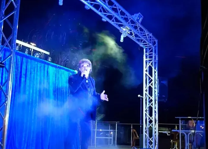 Mobile-home Climatisé Dans Avec Piscine Jusqu'à 6 Personnes Apartamento Hyères